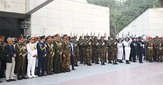 রাষ্ট্রীয় মর্যাদায় খালেদা জিয়ার দাফন শেষে গার্ড অব অনার